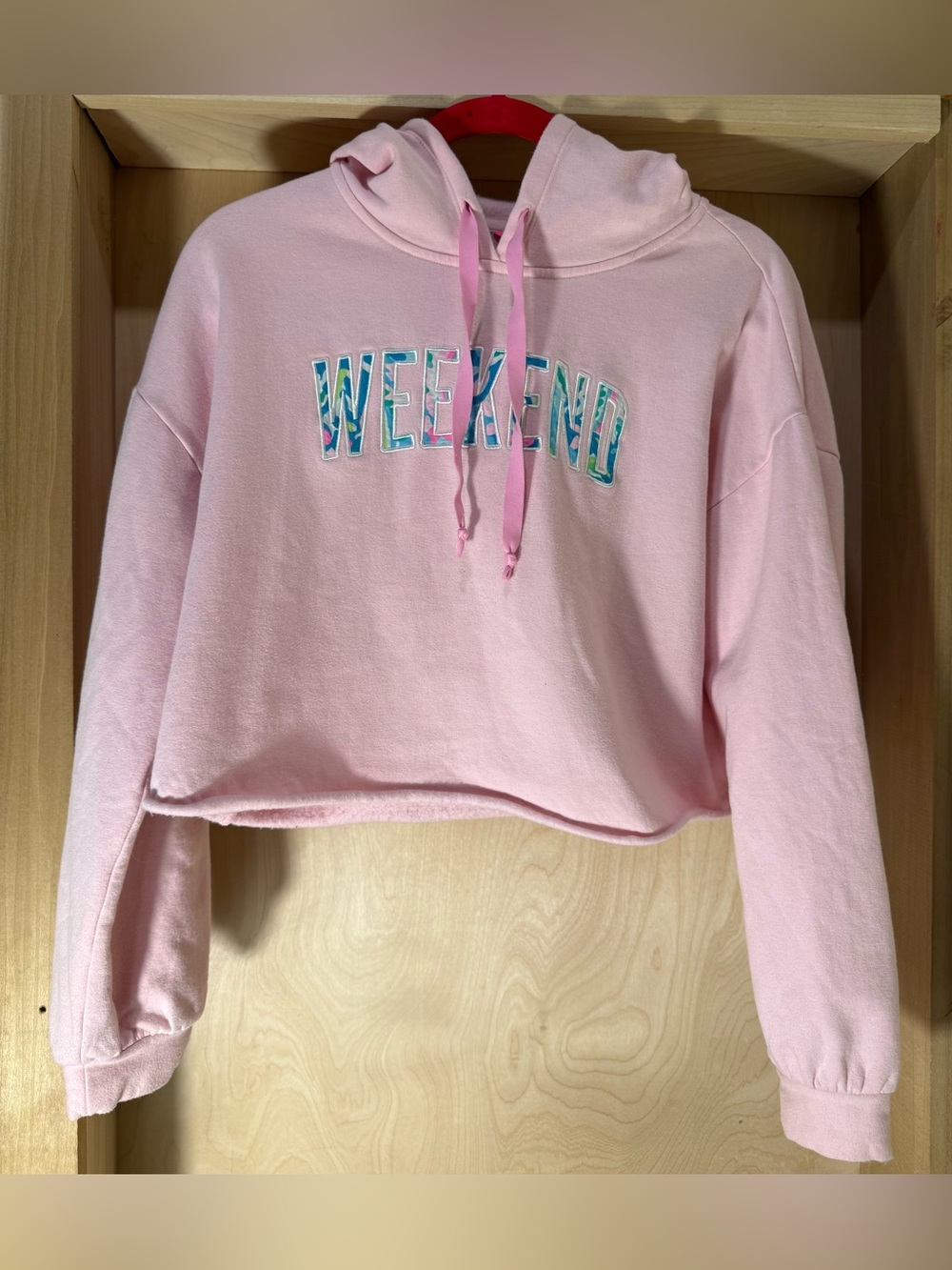 Lilly Pulitzer Pink 'WEEKEND' Cropped Hoodie Size Medium